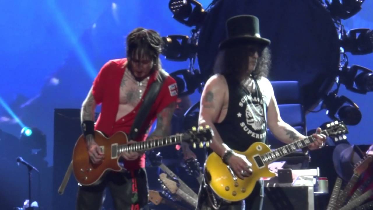 Guns N' Roses - Wish You Were Here/Layla - CLOSE TO THE STAGE