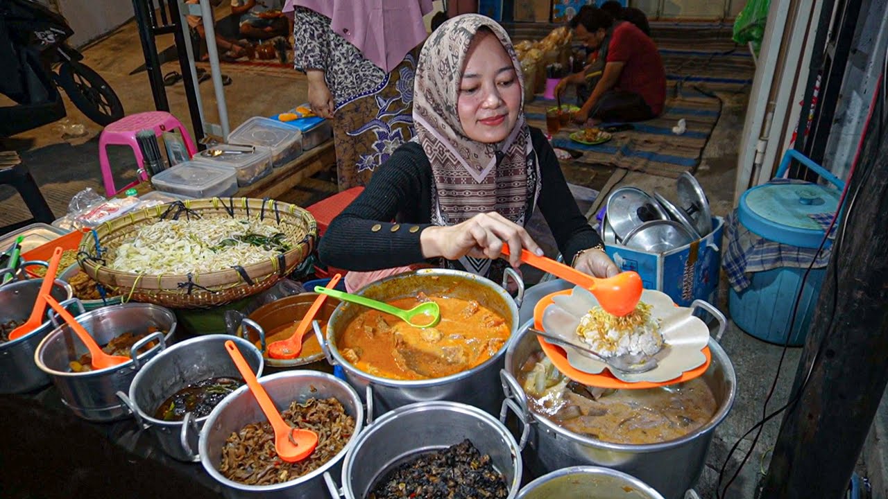 BIKIN BETAH YANG JUALAN JANDA MUDA CANTIK FULL SENYUM, NASI PECEL RAMBAK MBAK ATIK
