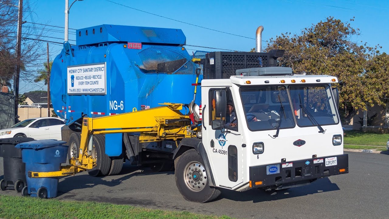 CCC LET2 - Heil Rapid Rail Garbage Truck