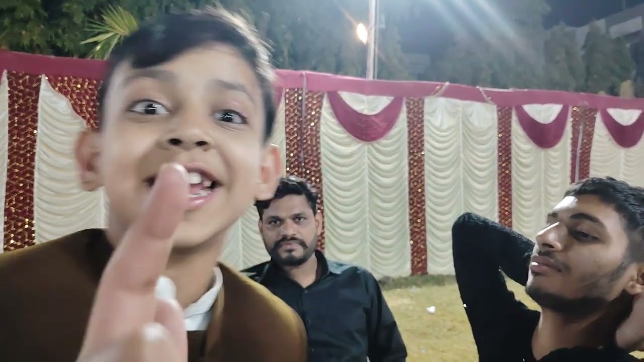 Reception party me sari friends logon Ko milane me  maja a Gaya