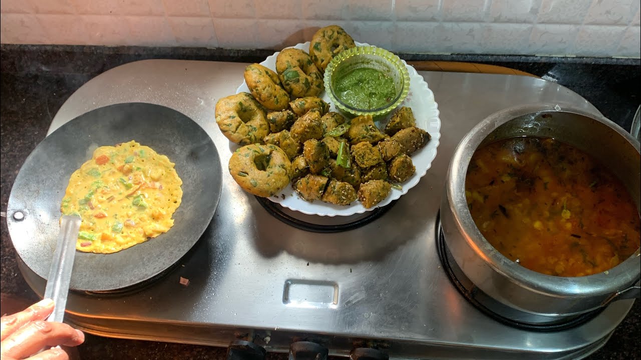 😋 Tasty Lahsuni Paratha l Daal  Makka ka Dhokla l