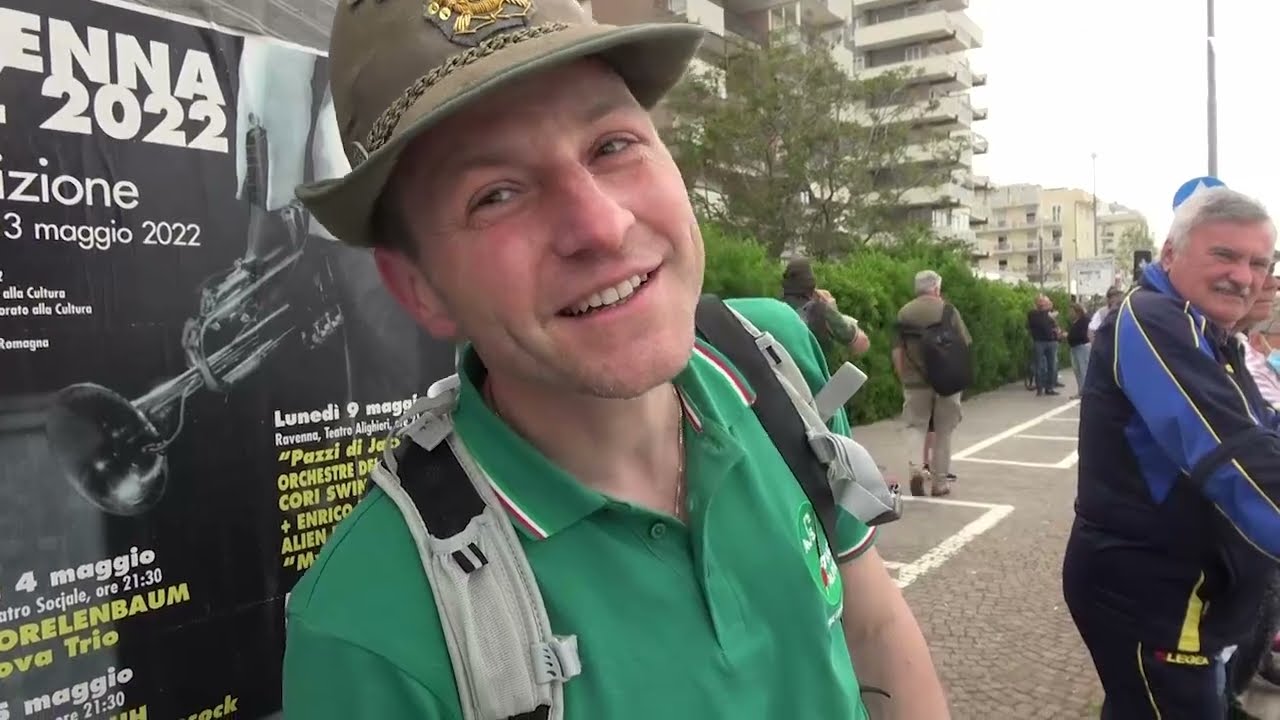 La grande sfilata degli Alpini a Rimini. Immagini e voci