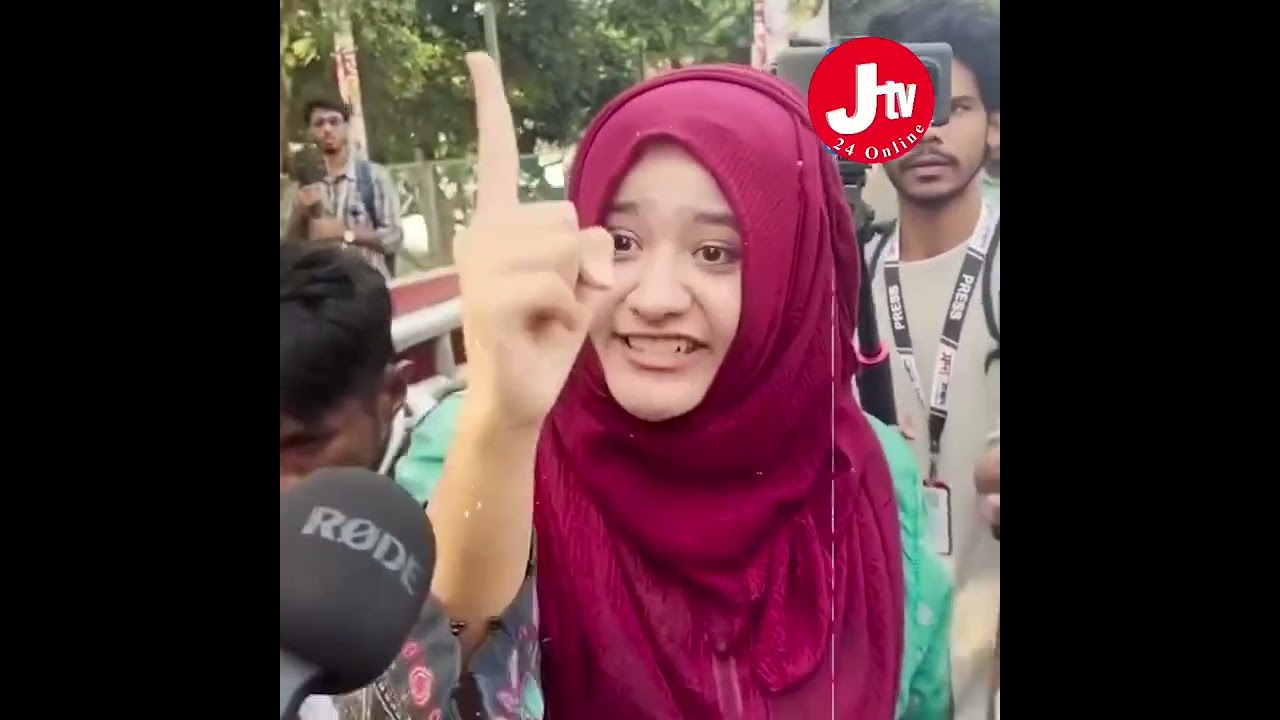 অপরাধী ধরা না পড়ায় রাষ্ট্র নিস্ক্রিয়!সবার সামনে পুলিশের ইউনিফর্ম ধরে টানাটানি, ডিসির সঙ্গে?