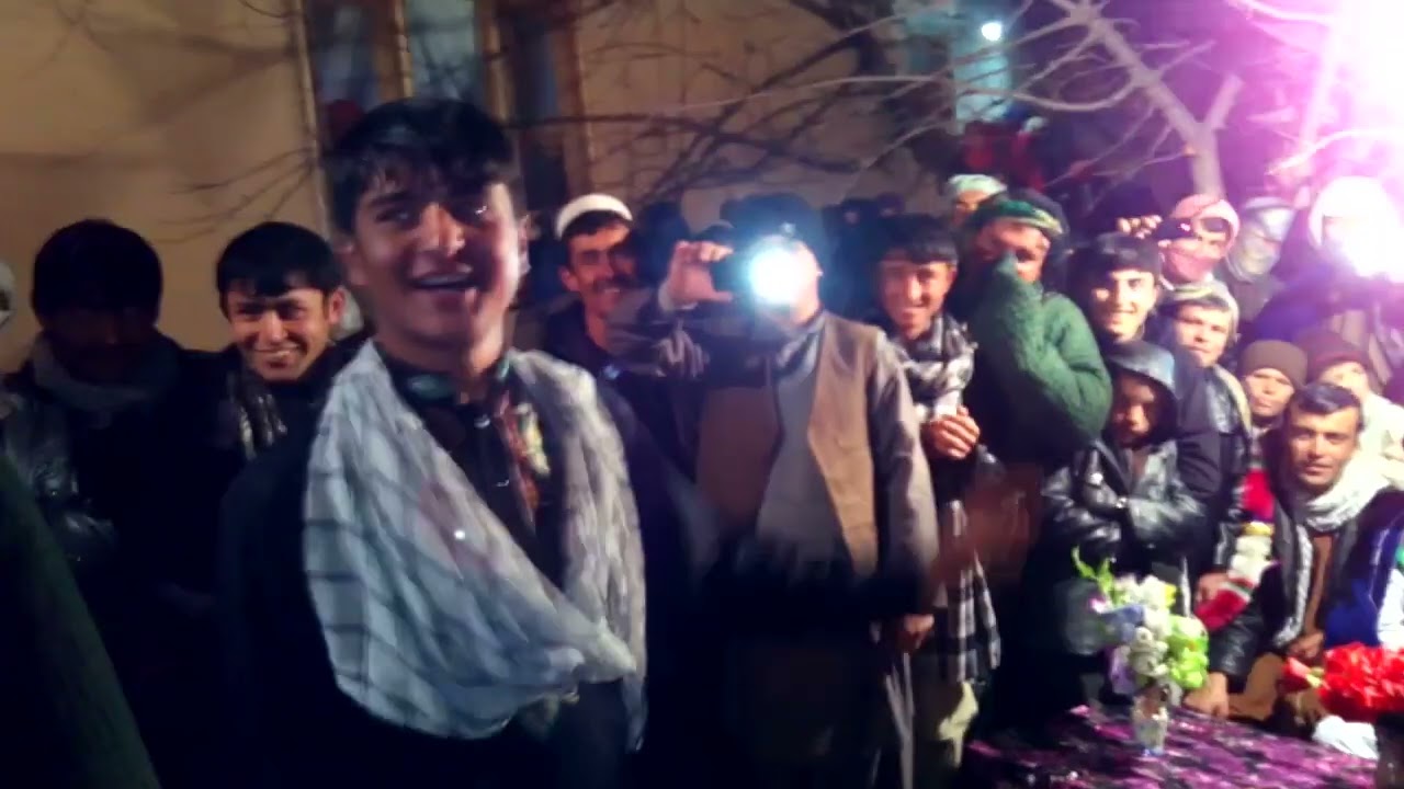 عطی الله چاه آبی: بابا دخترت نیستم. آهنگ مست و دیوانه کننده. #دمبوره #قطغنی #رقص