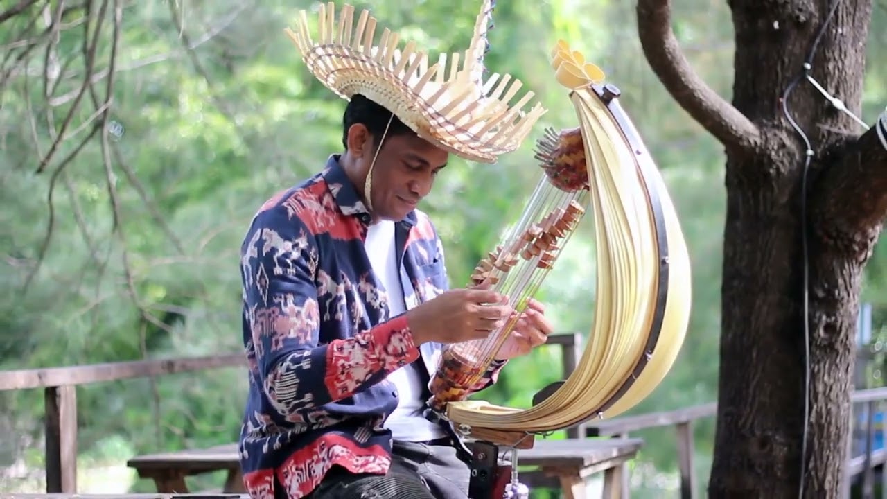 Amazing Grace / Ajaib Benar Anugerah KJ. 40 - Sasando by Natalino Mella