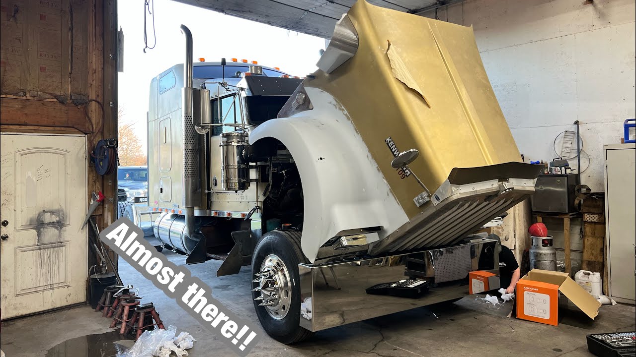 W900 First drive after complete tear down. WITH STRAIGHT PIPES!! Super loud