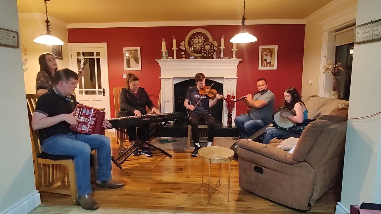 DCulliney's Weekly Wacky Presentation of Music | Week 22 - Reels: Over the Moore to Maggie & M and M