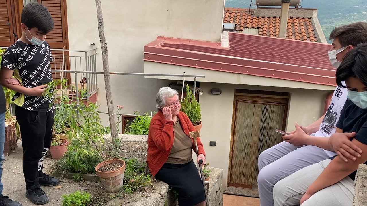 Alunni Secondaria Frazzanò - Interviste agli anziani del paese