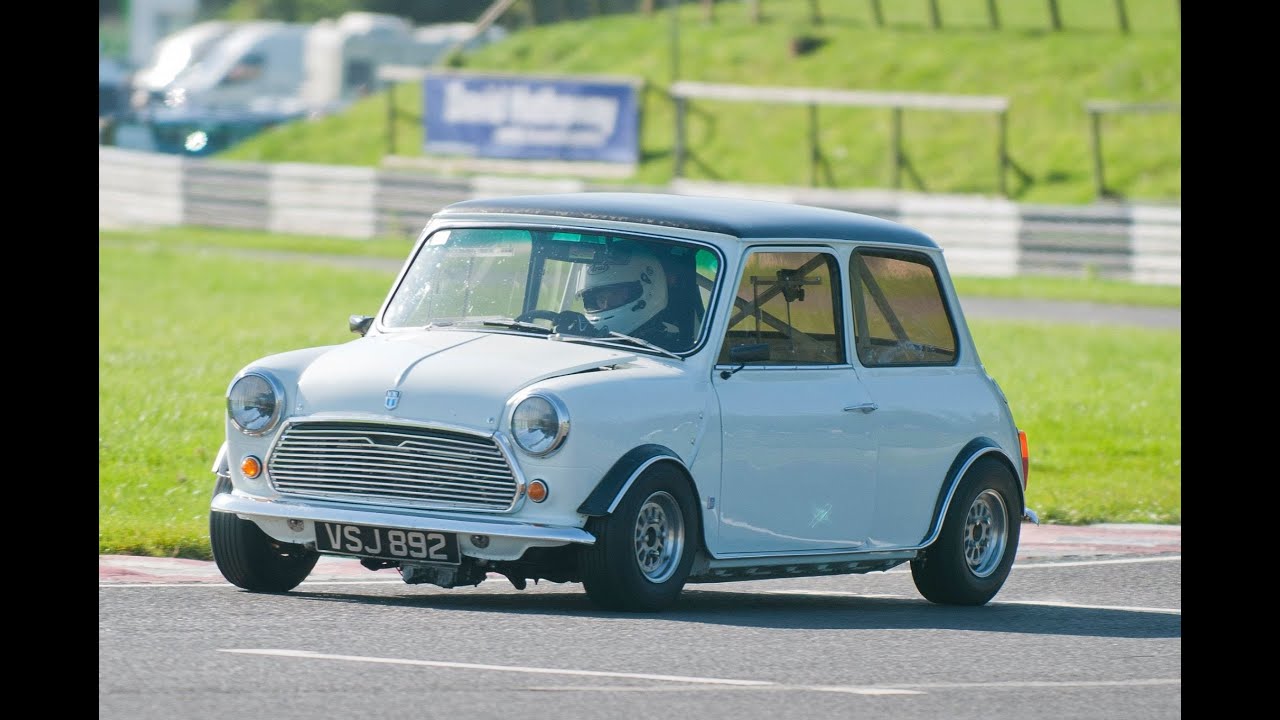 Mini Action Day 2015 Castle Combe R1 FWD Mini in car 26.09.15 10:45 Track Session