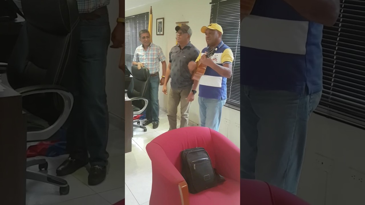 Julio pantoja, carlos pantoja y yoel pantoja de visita en el consulado de colombia