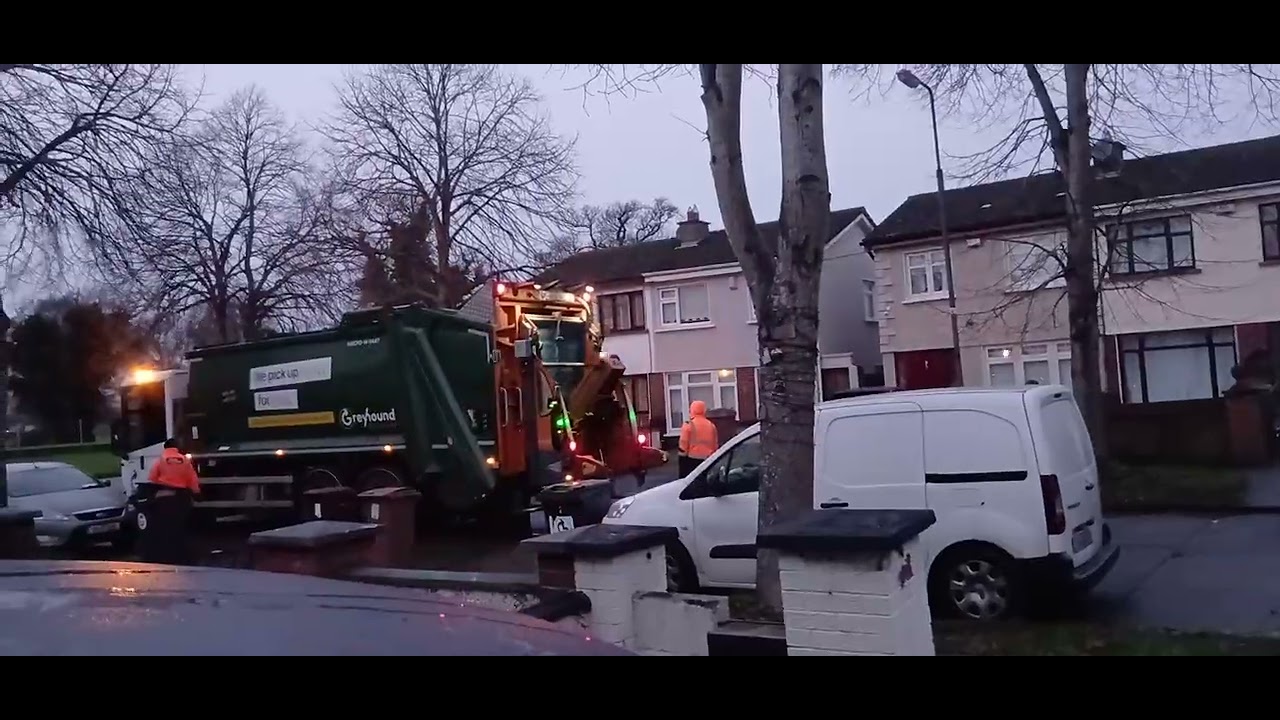 Greyhound Mercedes Econic collecting brown bins 8/1/2026