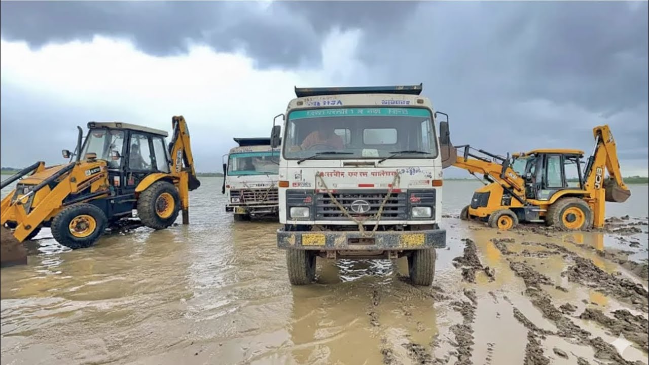 New JCB 3dx working in mud and Ashokleyland dump truck lodging jcb backhoe 