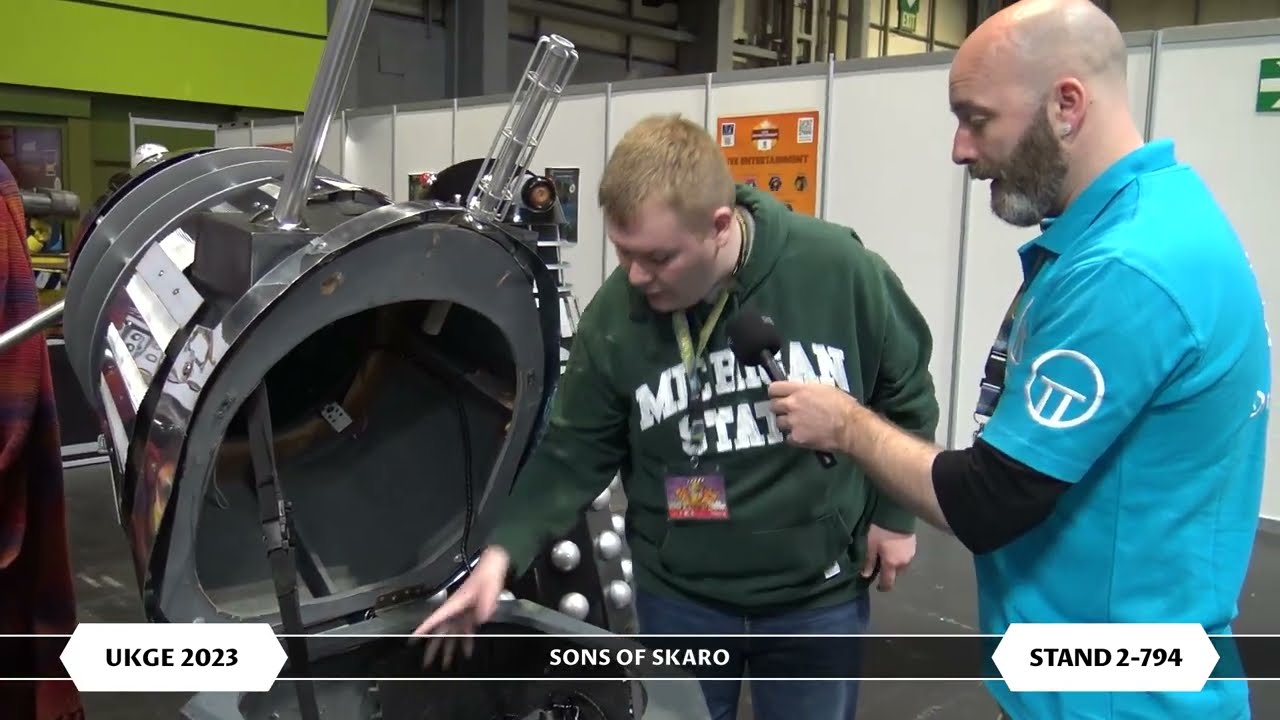 Justin Finds Out What's Inside A Dalek! | Stand 2-794