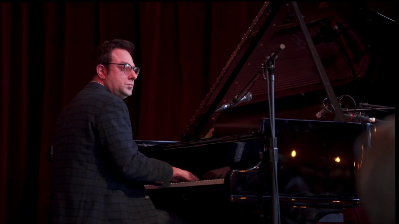 Ethan Uslan plays 