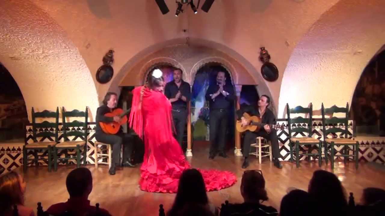 Flamenco Barcelona - Águeda Saavedra con bata de cola @TablaoCordobes 30/6/2015