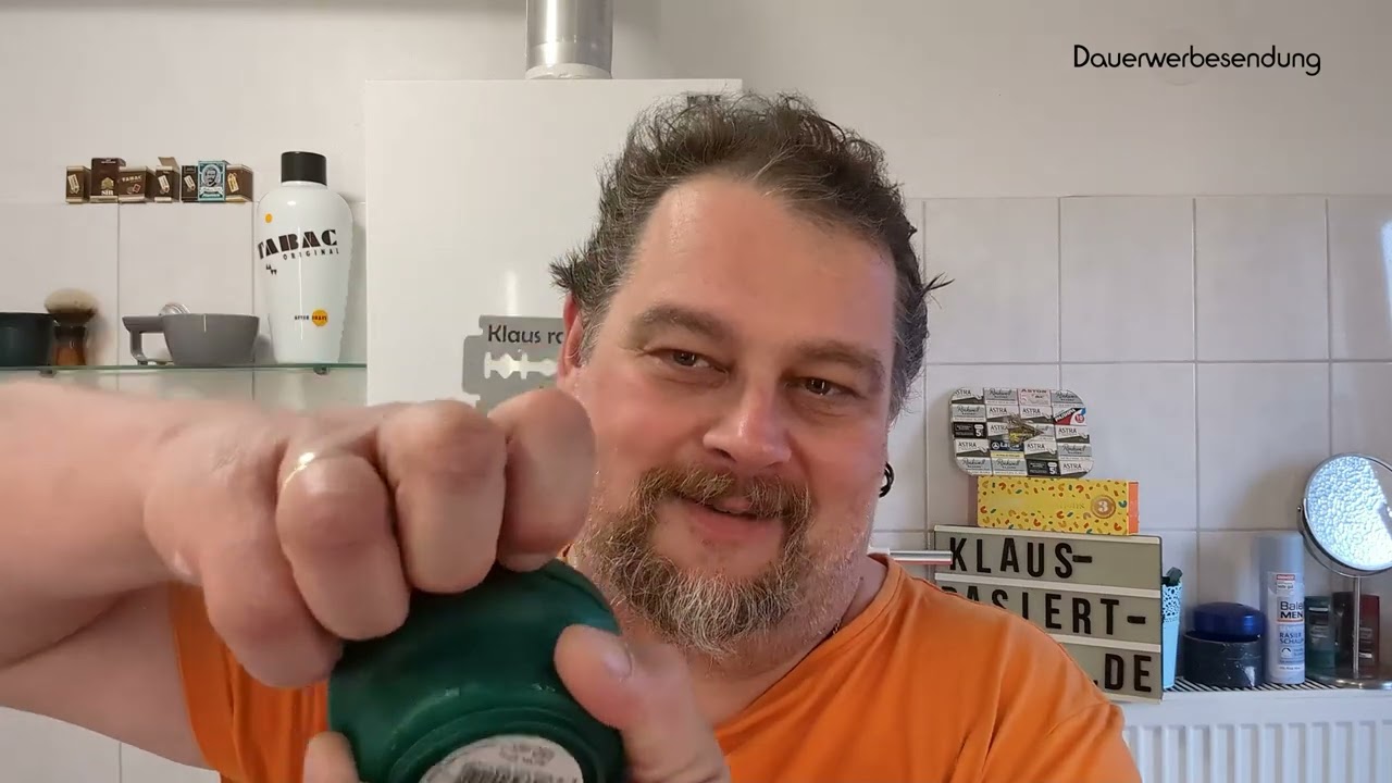 Klaus rasiert sich - First Shave -  The Goodfellas Smile Gladio Open Comb