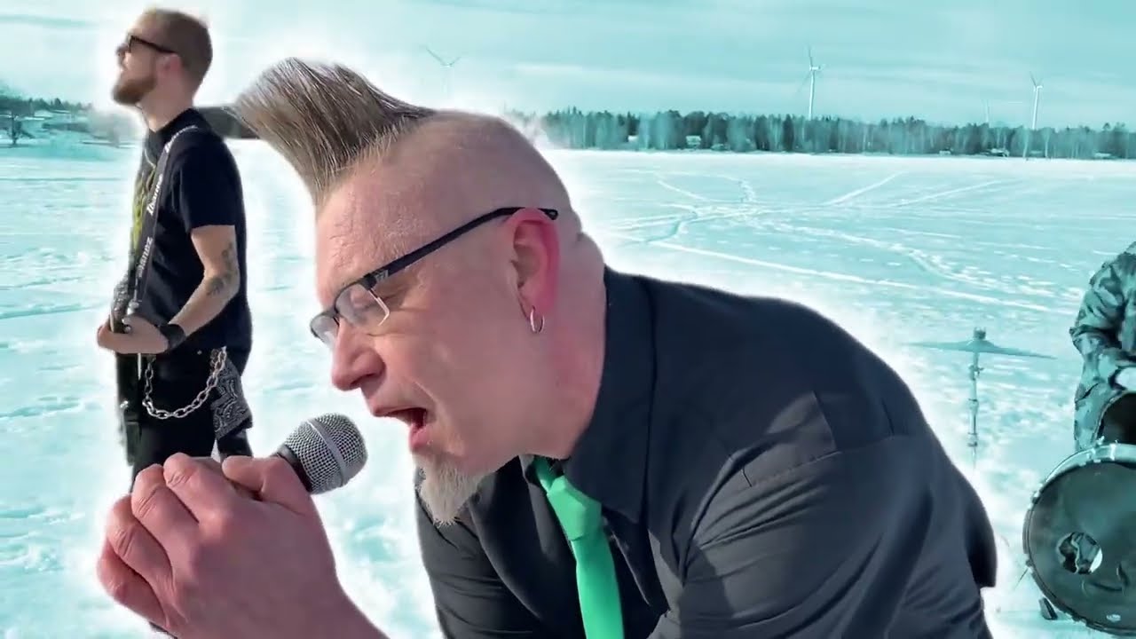 HYÖDYTTÖMÄT IDIOOTIT - Karmaa (Official Music Video)