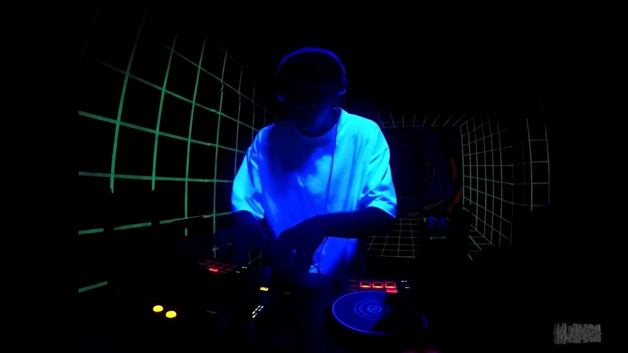 KLUPS&Oslash;N | DJ SET | KIELCE | RAP/TRAP | DDJ-400