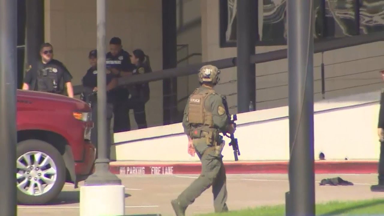 One Dead in Shooting at Joel Osteen’s Texas Megachurch