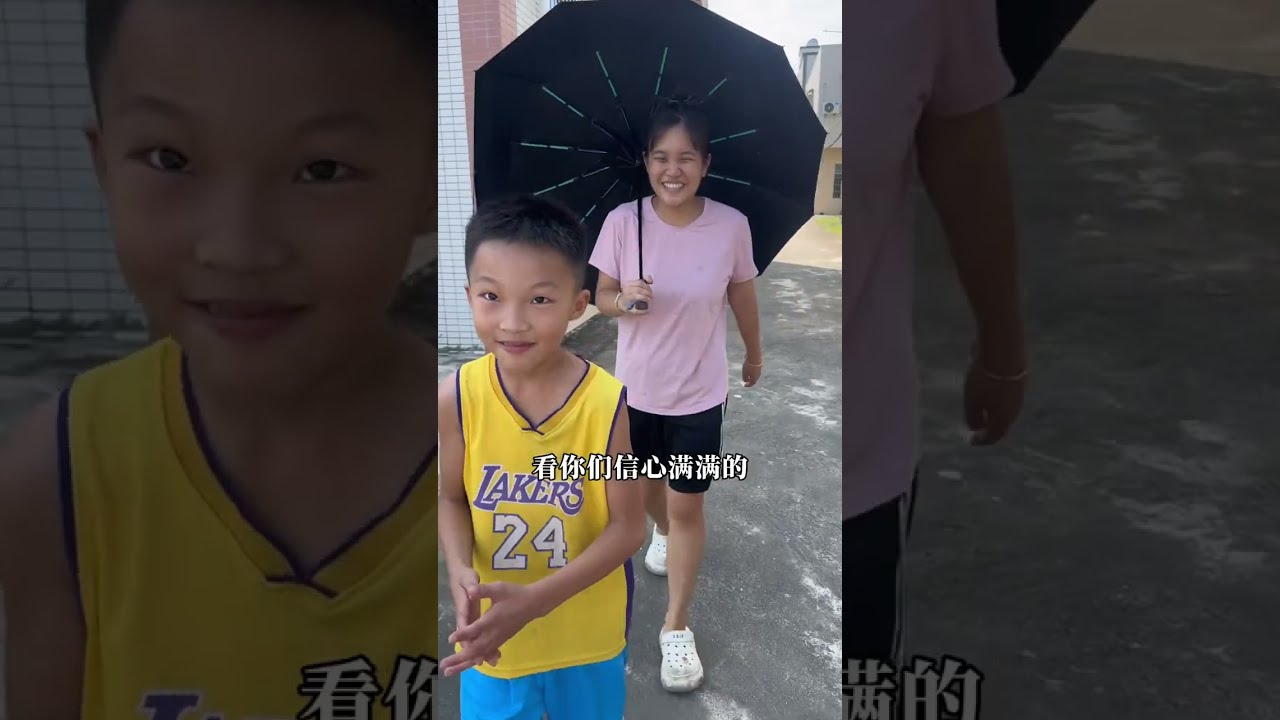 暑假小孩子都在家里无聊，要带小芬和学长去田里抓螃蟹，抓了半天一只也抓不到，去之前放七星鱼的水池里钓鱼碰碰运气，竟然钓到了一条大黄鳝，小朋友们都好激动好开心，感觉看到了自己的小时候#小芬旅记