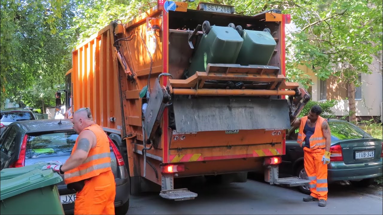 Mercedes Econic MUT VarioPress Garbage Truck