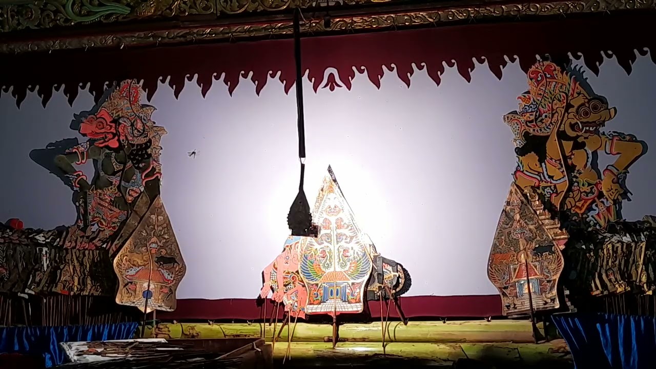 Seni: Pambuko pagelaran wayang kulit Ki Teguh Sutrisno,.... Ampak-ampak Negara Wirata