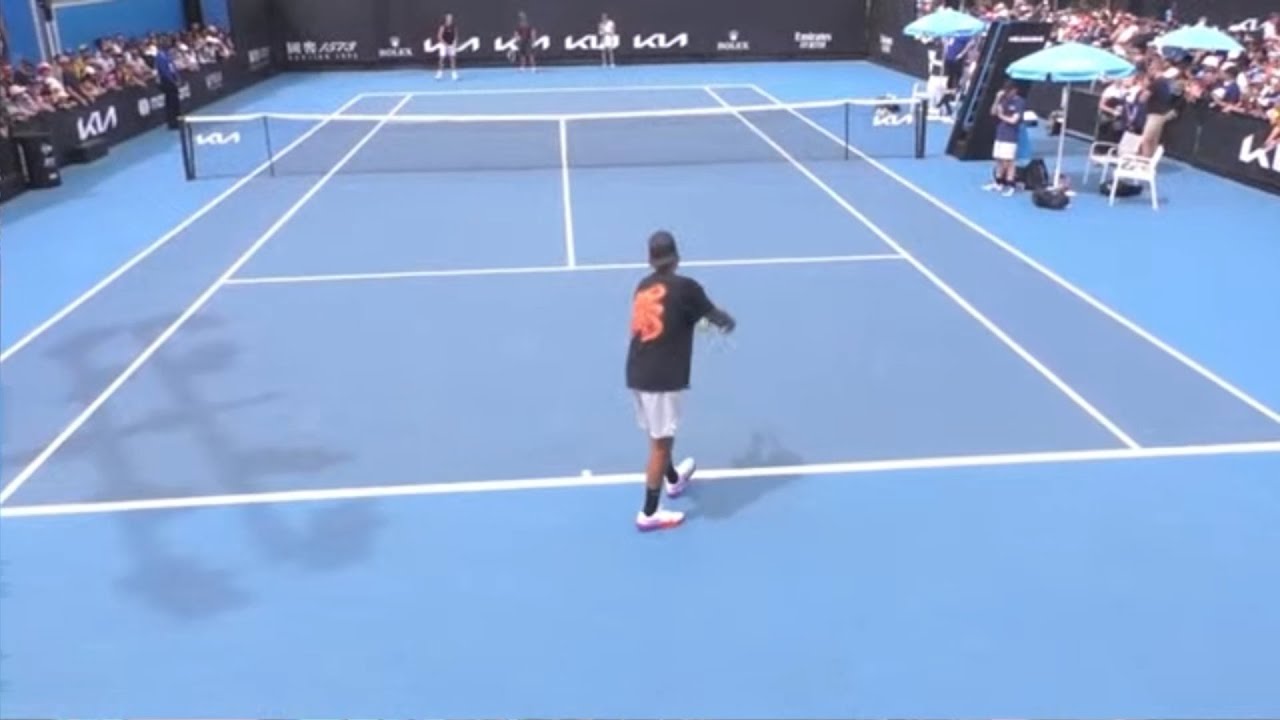 Nick Kygrios imitates Federer and Tomic during 2023 Australian Open practice