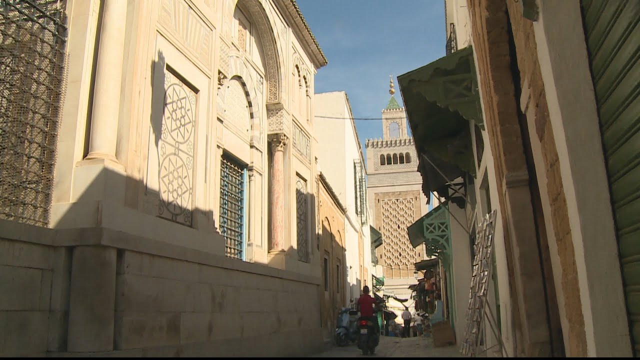 كاميرا الجزيرة ترصد أبرز المعالم الدينية بالمدينة العتيقة في تونس 🇹🇳