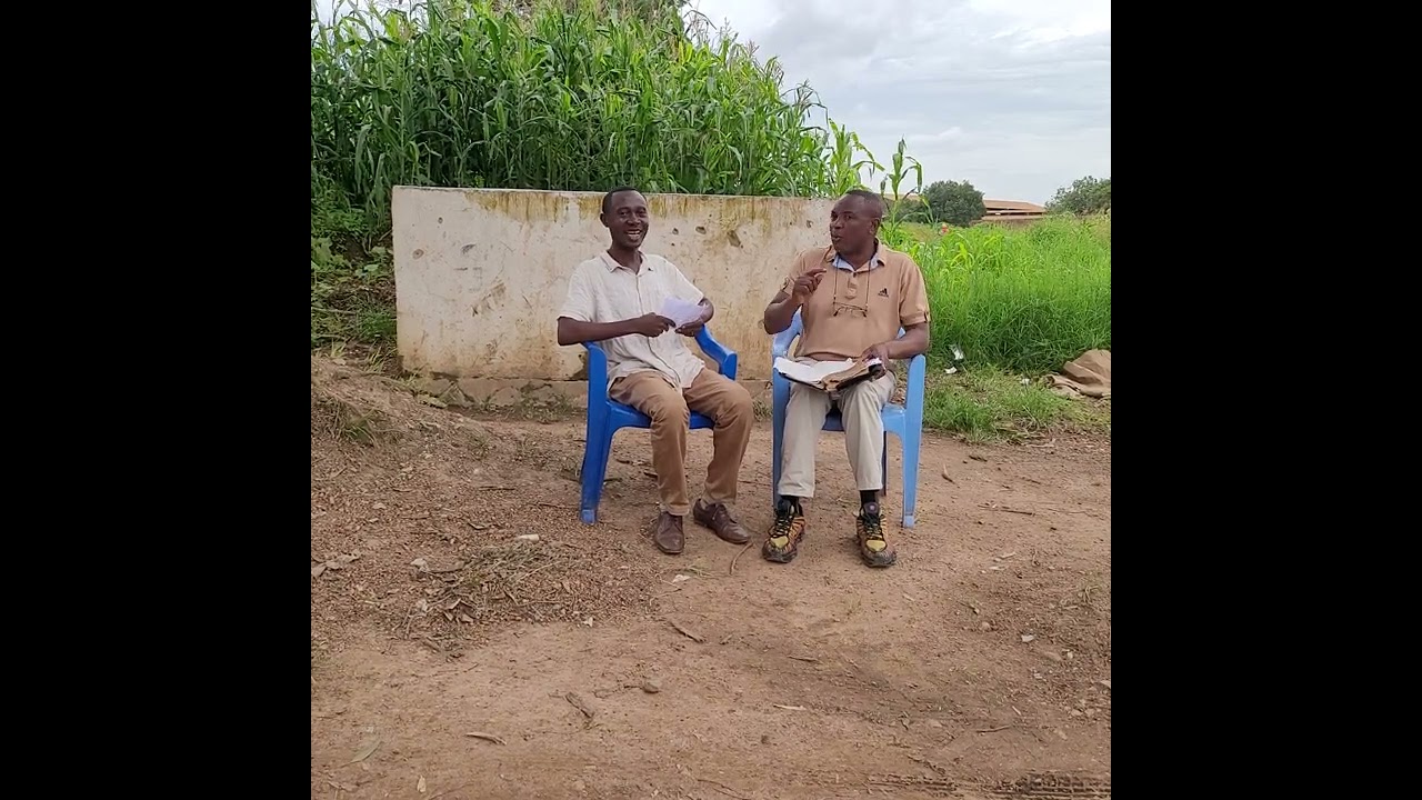 Le pasteur Boaz Tshimanga écrasant Mike Kalambay sur l'inspiration.