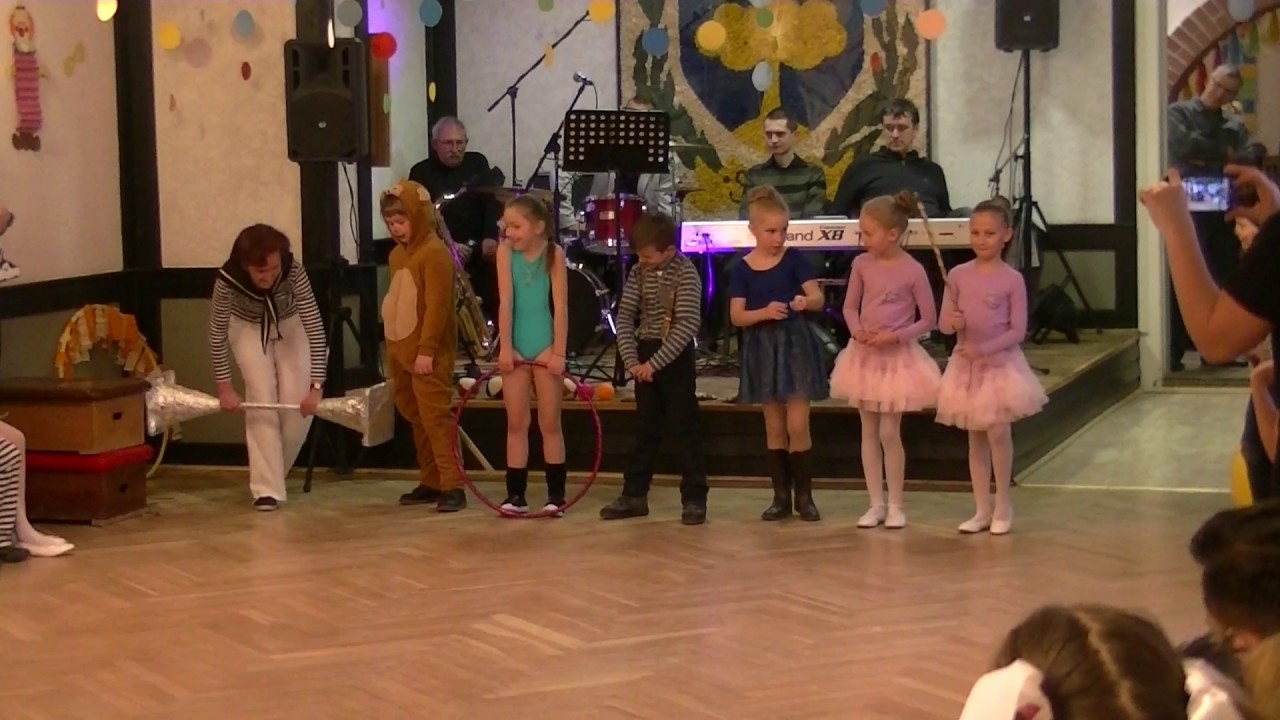 Farsang - Szajki Általános Iskola - 1. osztályosok műsora