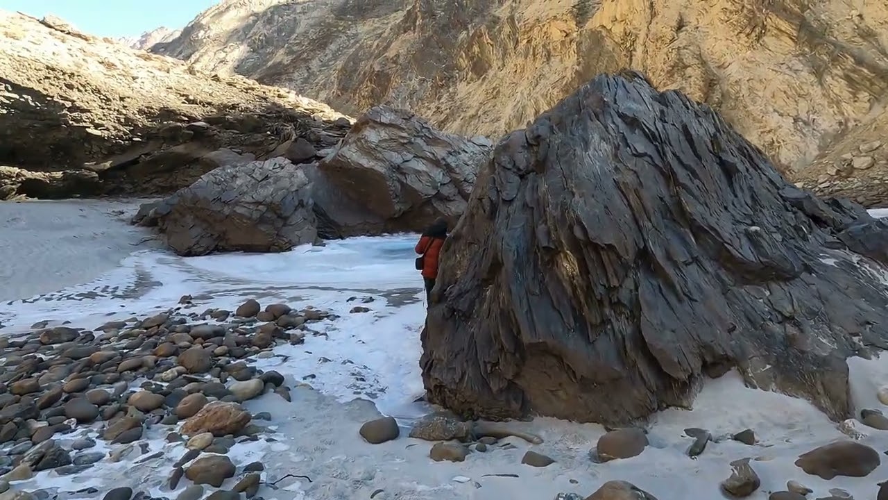 Day 3 on Chadar Trek ❄️ Bakula to Raar | trekking on Ice at -40°C #mountains #trekking #hiking