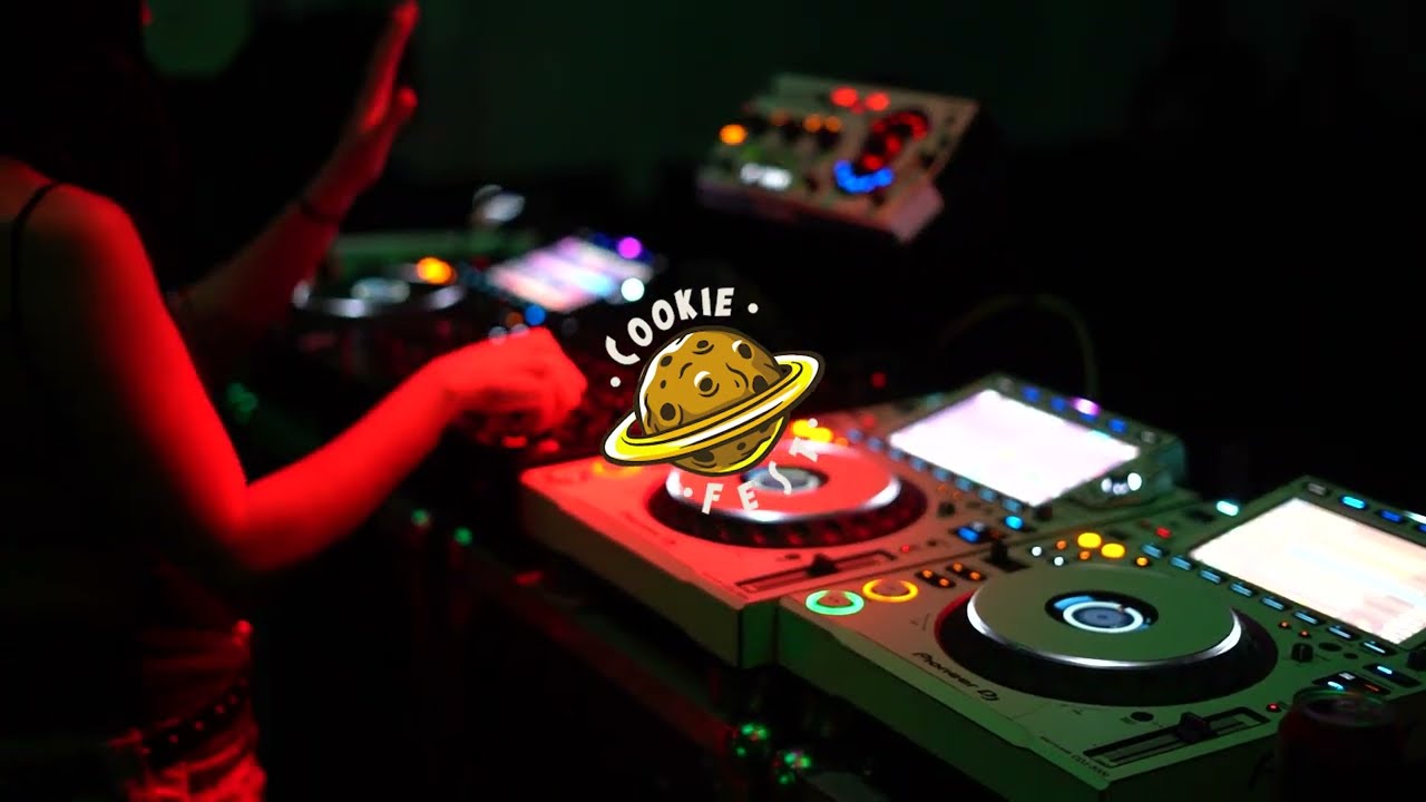 Jula Morales Live/Opening Cookie La Plata - Bs As W/ Emiliano Demarco & Beico