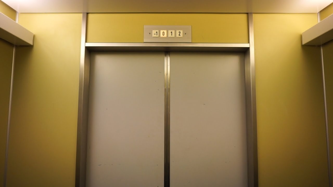 Machine Room Tour! 1972 Thrige-Titan-KONE hydraulic elevators @ Hasseris Gymnasium, Aalborg, Denmark
