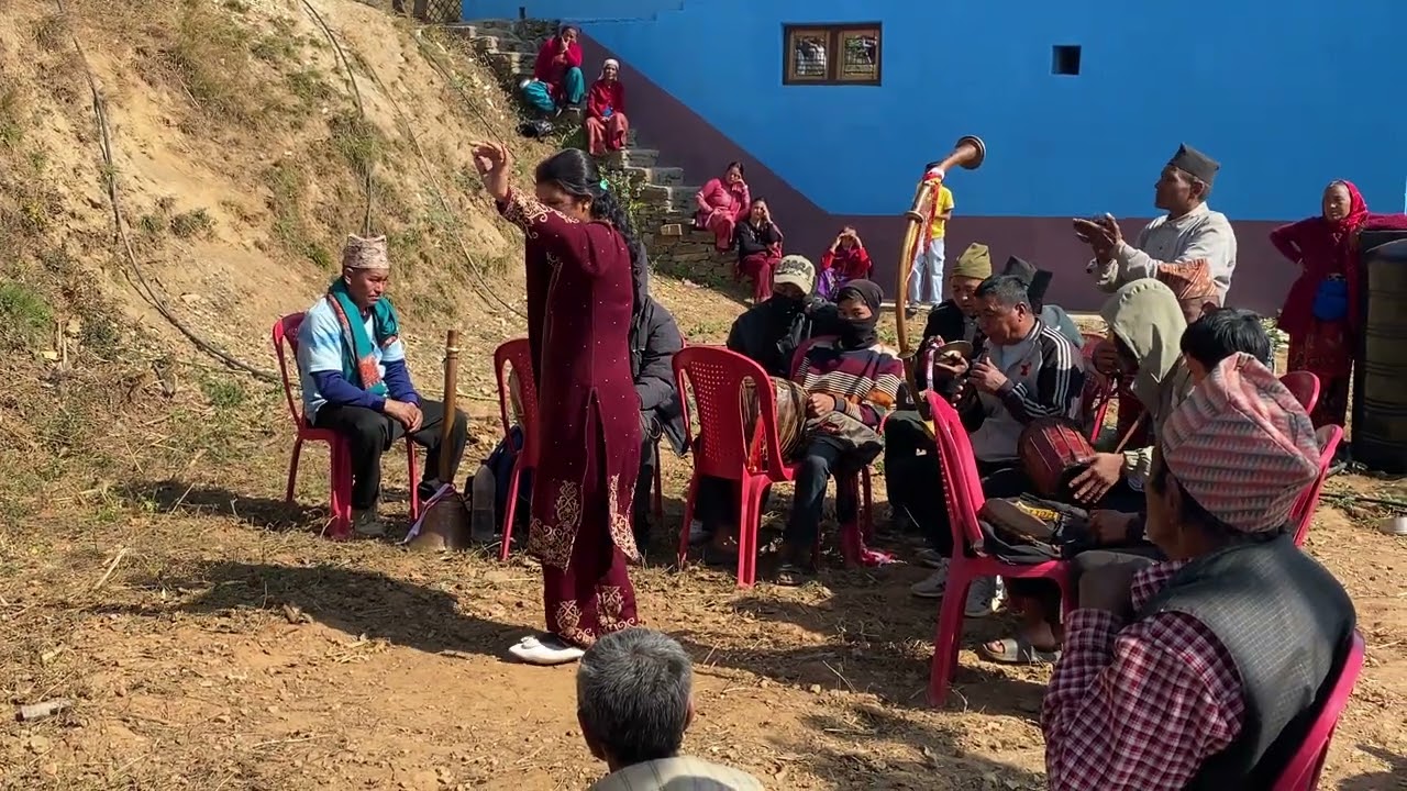 गुल्मेलि मगर बाजा सङाइ रमाइलो नाच पनि हेराउ होइत