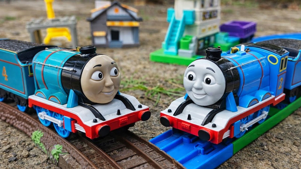 Распаковка длинного паровозика Томаса || Драматическая серия столкновений поездов, которые сходят...