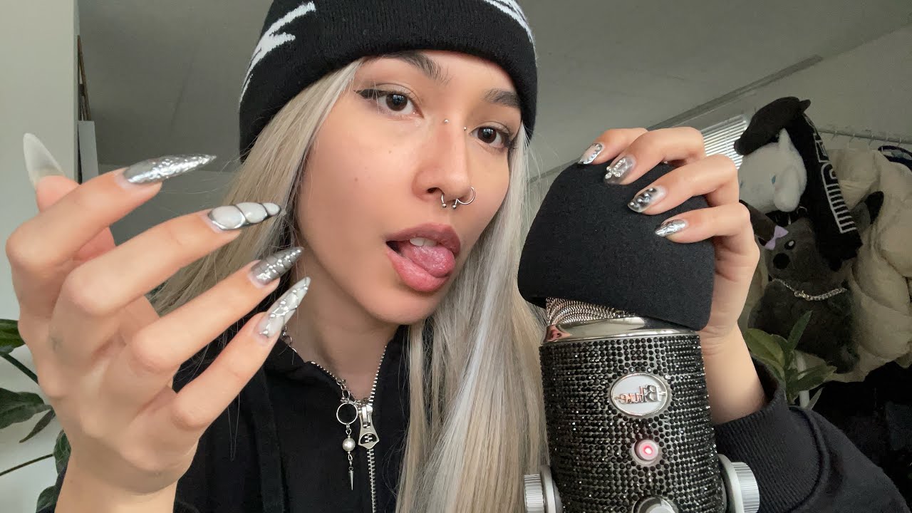 ASMR ☆ YOUR FAV TRIGGERS (close up whispers, mic scratching, mic pumping, teeth tapping,..)