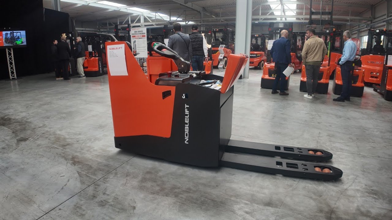 Noblelift PT20H - su fiksuota platforma operatoriui. Greitis - iki 12 km/h