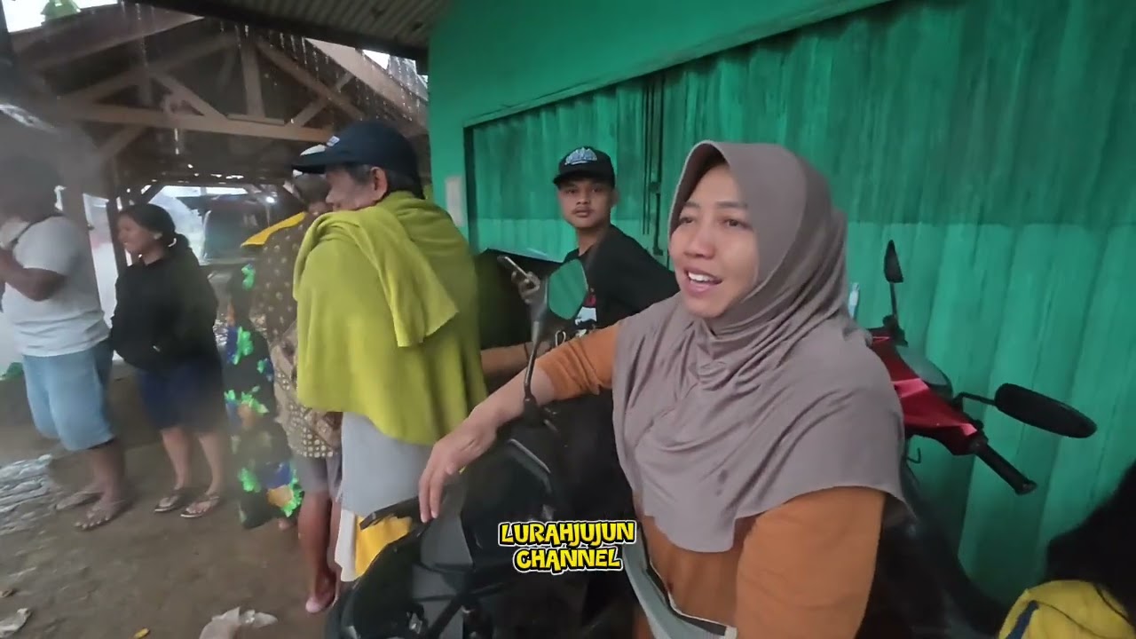 KALANG LIGAR DI SERANG HUJAN BADAI