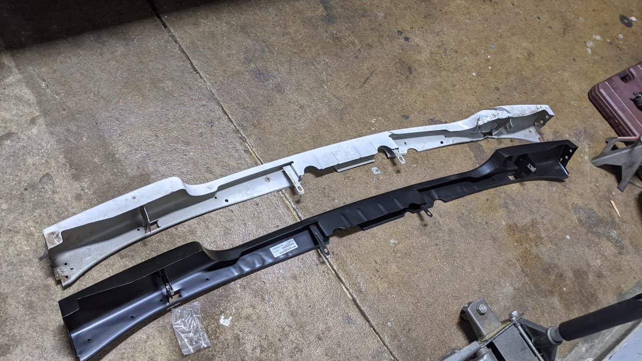 Front Bumper Filler  E150 Van E250 E350 E450 Ford Econoline E550 Ford