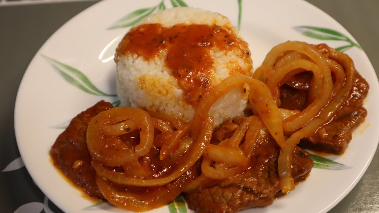 How to make bistec encebollado con salsa/steak & onions with tomato sauce