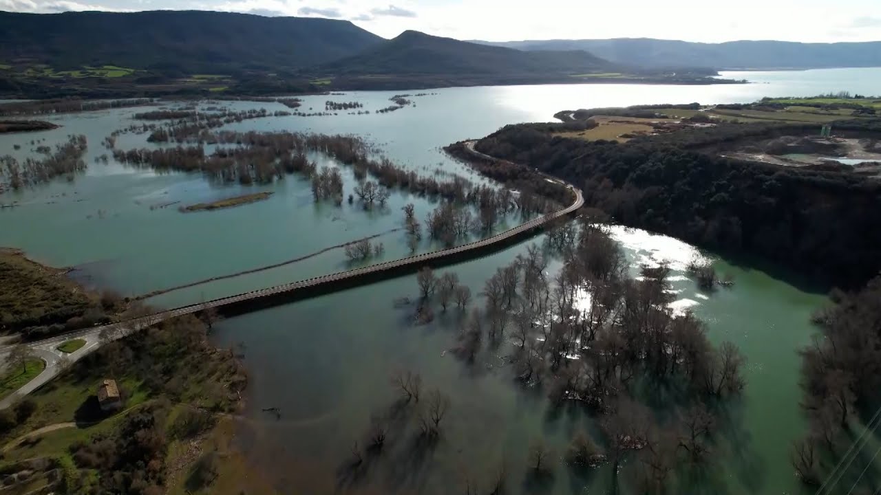 El embalse de Yesa rebosa agua
