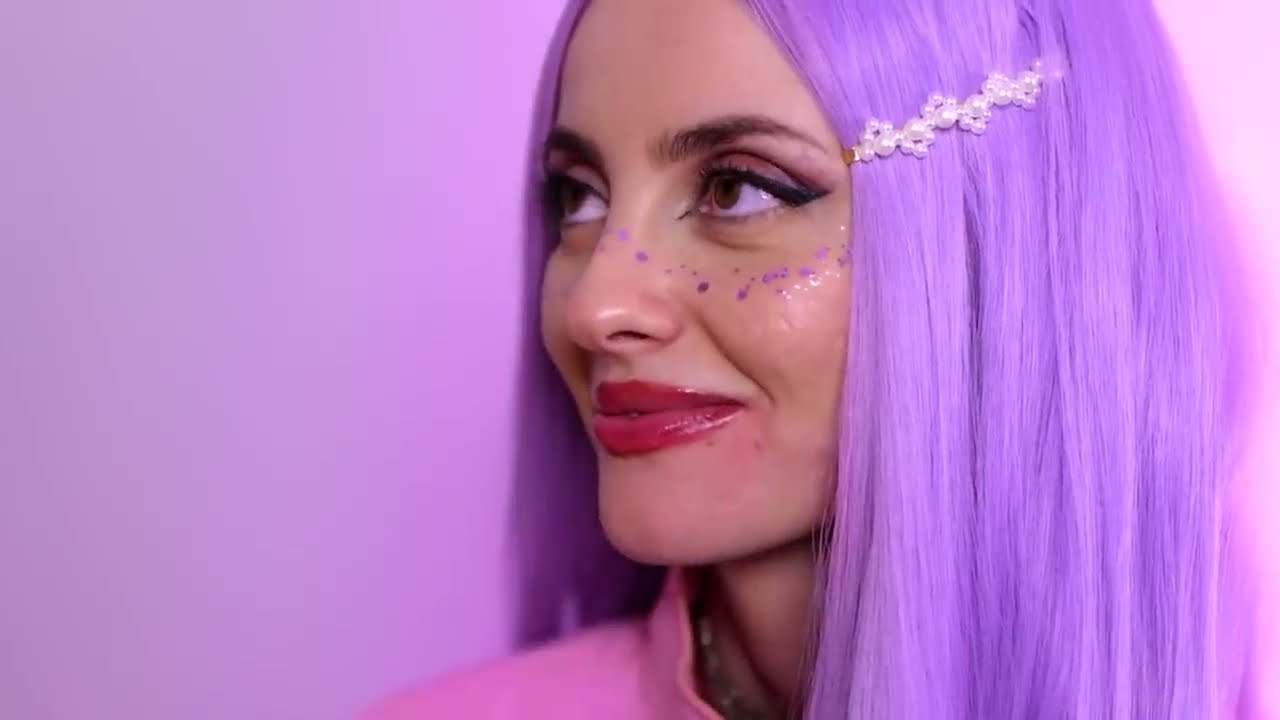 Transforma&ccedil;&atilde;o radical: de garoto t&iacute;mido a popular no elevador para o crush K-Pop 💖