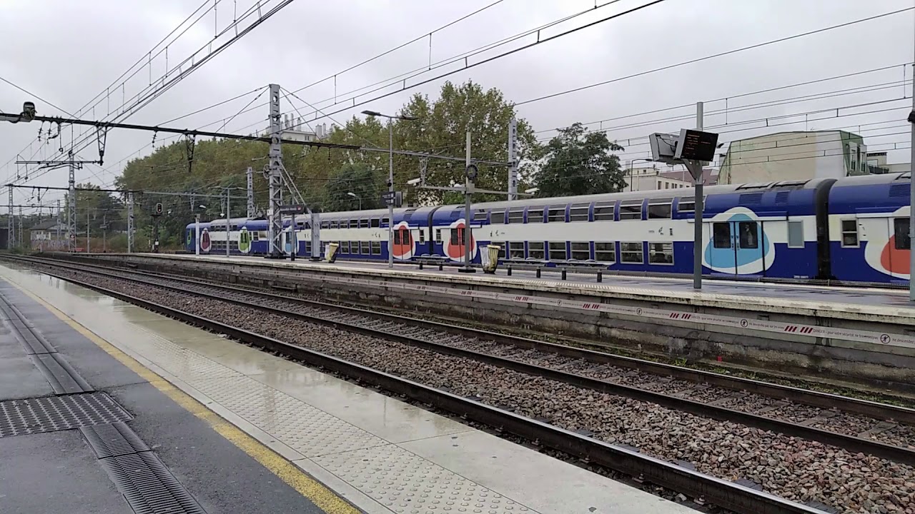 train z20500  et  z5600 sur la  ligne r