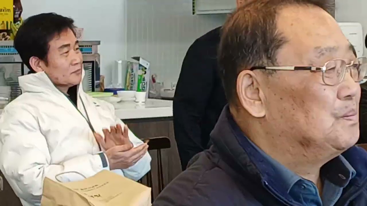 성초이한동국무총리기념사업회(회장 현경대, 부회장 김영웅 우종철, 상임이사 양호식) 2026 제1회 이사회 이범희 사무국장 사회 진행 1월 30일 포천시 군내면 명산리 연화정 농벗혁
