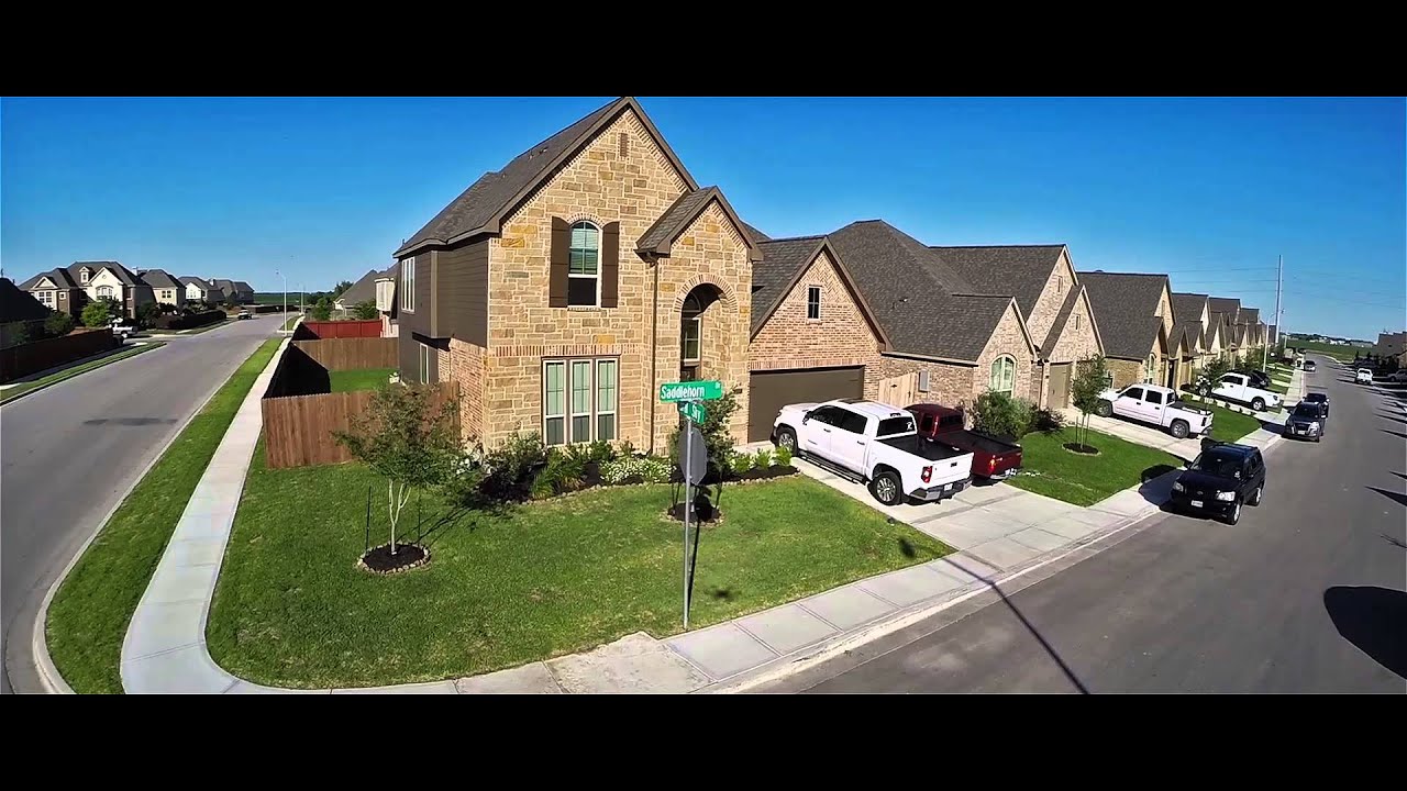 Aerial View of Seguin, Texas 2014 (long verson)