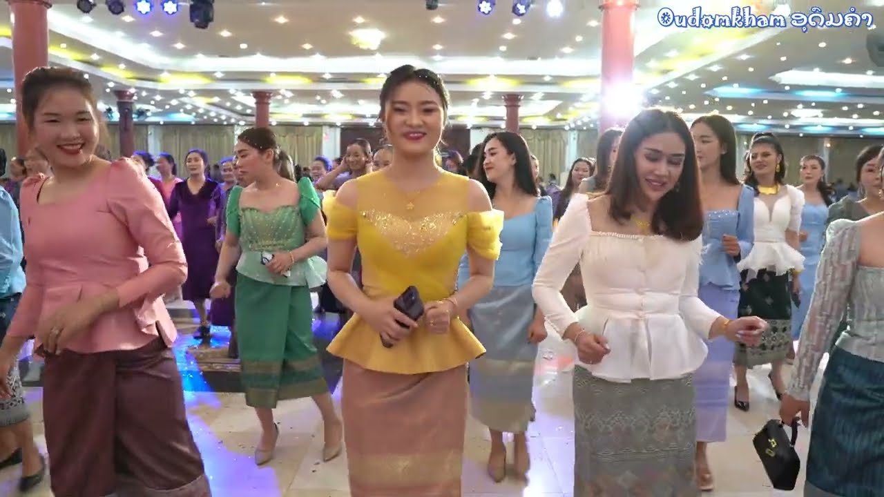 ໂອ້ນໍນາງເອີຍ ຈັງແມ່ນງາມແທ້ນໍ - ພັດຕະຄານອຸດົມຄຳ Oudomkham restaurant