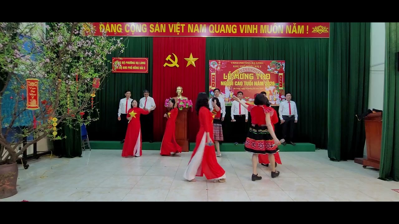 Việt Nam ơi mùa xuân đến rồi lễ mừng thọ khu phố  Hồng Hải 5
