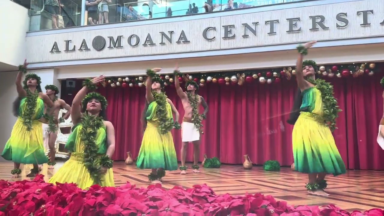 【HDR】ハワイ　ホノルル　アラモアナセンターのフラショー　Hula show at Ala Moana Center Part 1 December 16, 2024