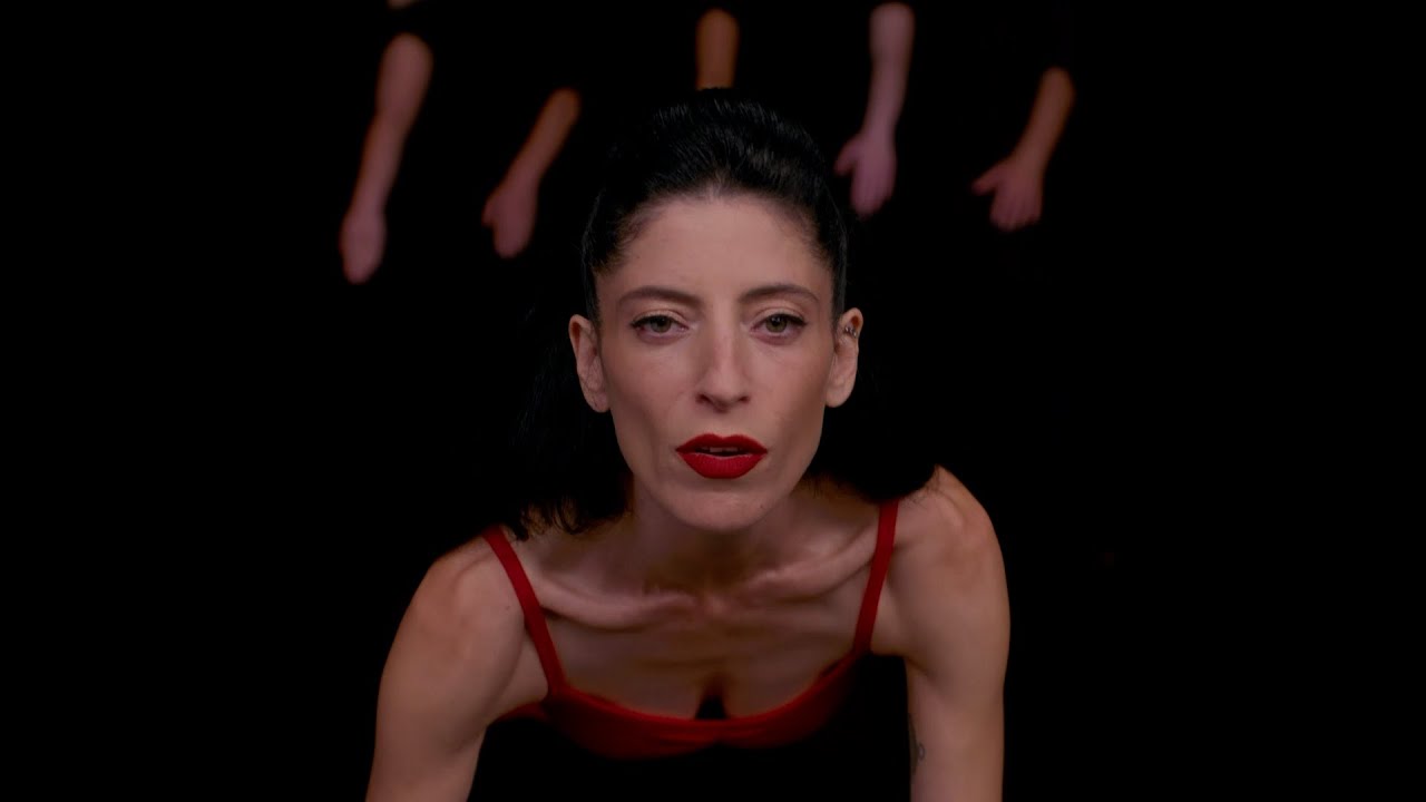 אפרת גוש - הבא שנוגע בי מת