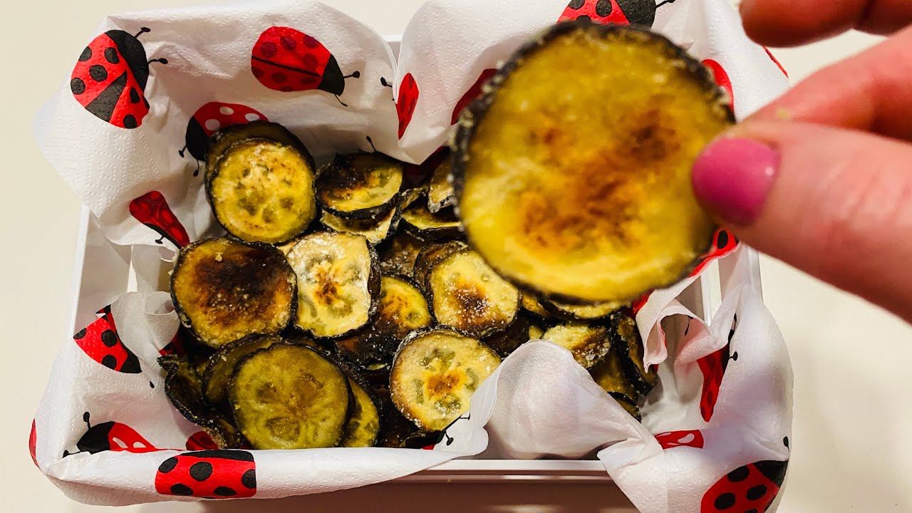 Chips di melanzane al forno... buone croccanti e light! Ottime sia come contorno che come aperitivo!
